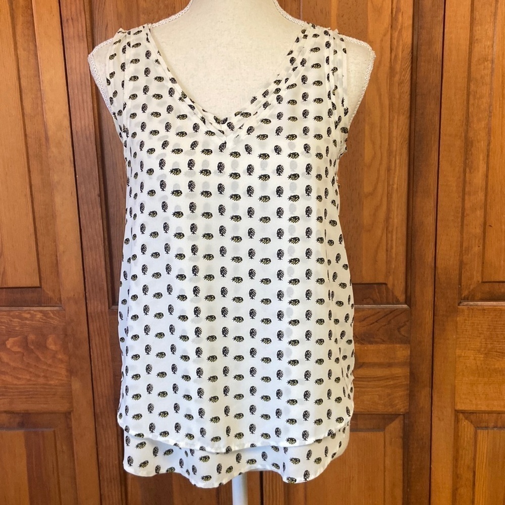 Ann Taylor Petite Sleeveless Pineapple Print V-neck Popover Blouse Size XSP